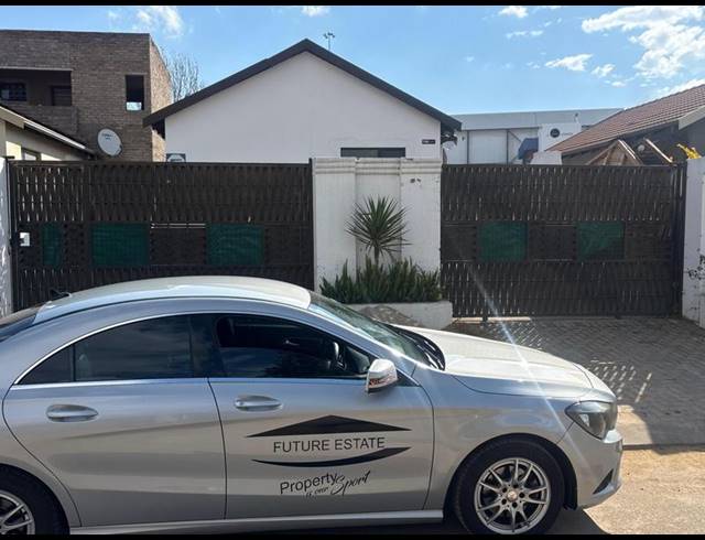 3 BEDROOM PROPERTY TO RENT IN FLEURHOF